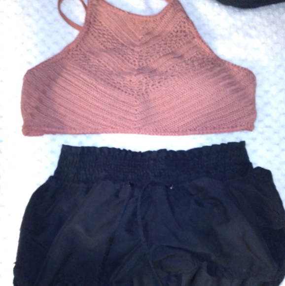 Bikini - Picture 1 of 1